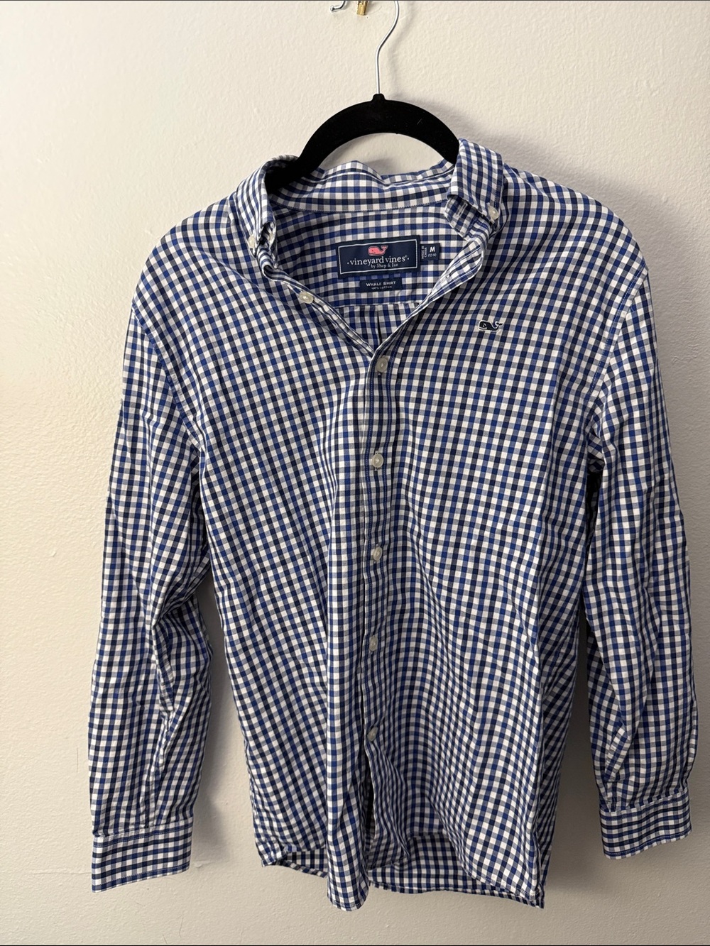 Vineyard Vines Boy’s Blue and White Button-Down Whale Shirt. Size: M (12-14)